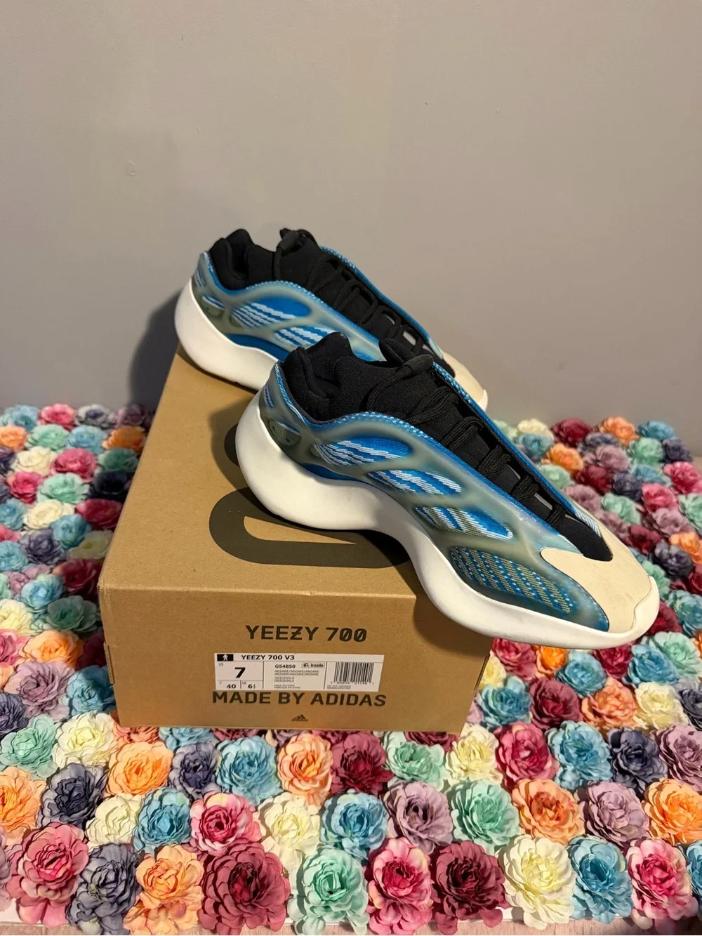 adidas Yeezy 700 V3 Men’s Sneakers - Blue/White/Black